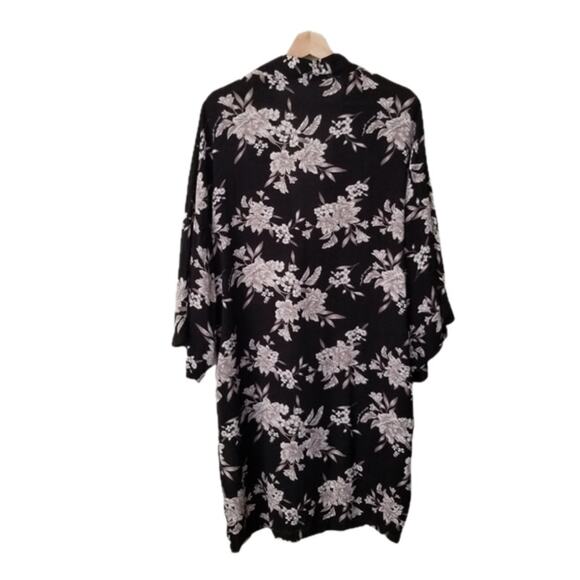 Spiritual Gangster Black/Lavender/Silver Floral Maya Kimono Size OS NWOT - Picture 10 of 12